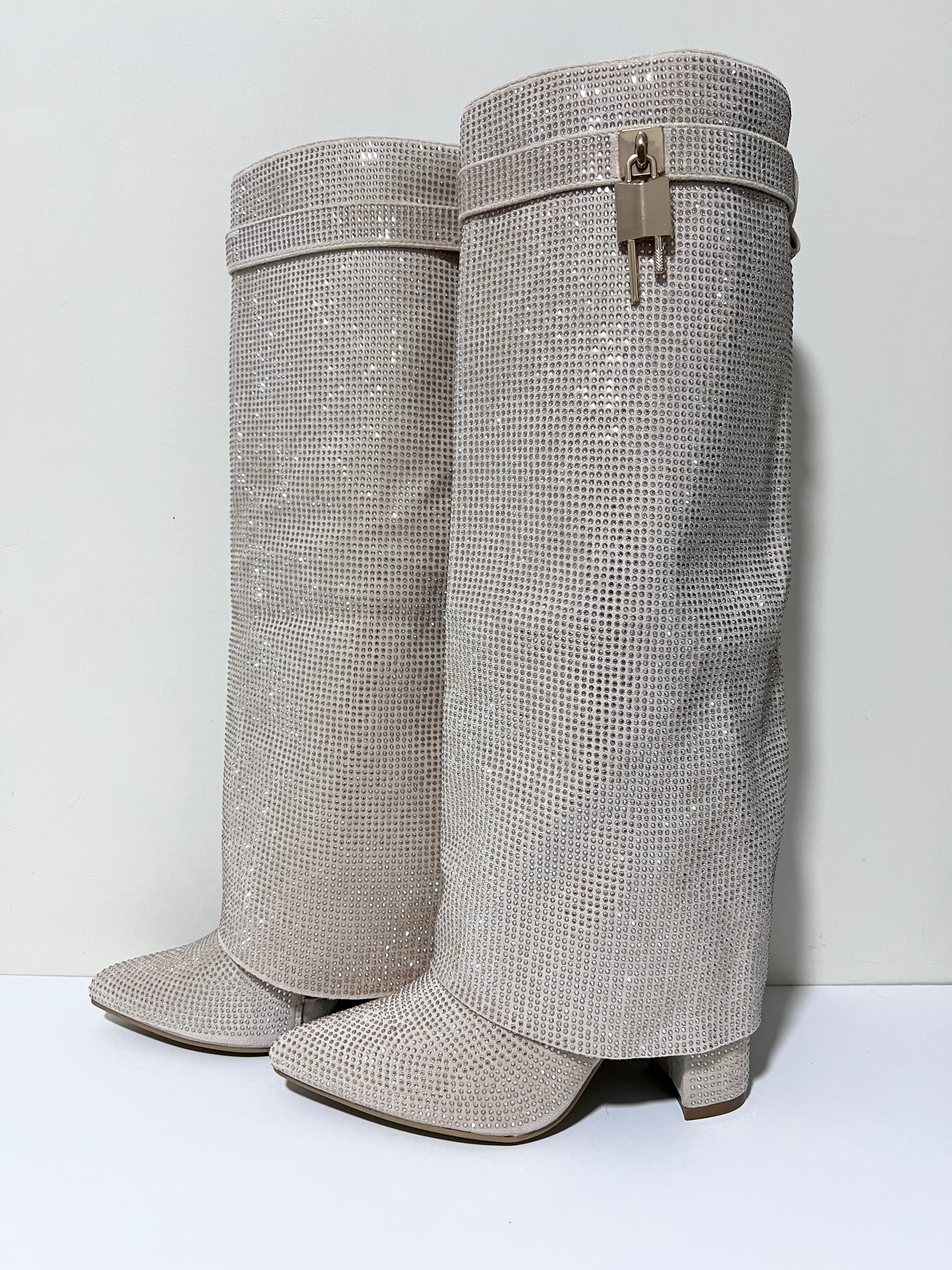 Botas candado cristales beige