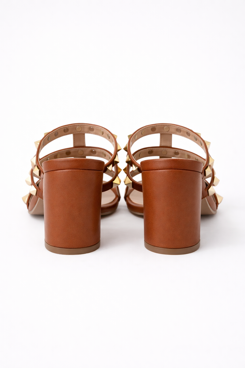 Sandalias Café con Tachas
